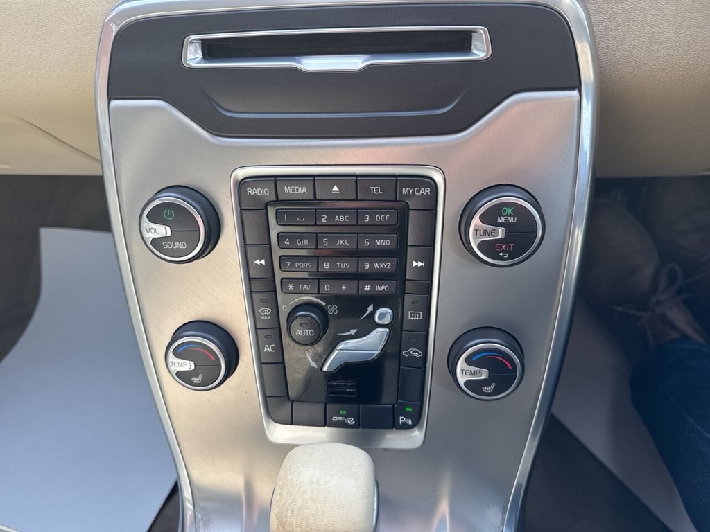 Used Volvo V70 2011 for sale - 78206563: Photo 10