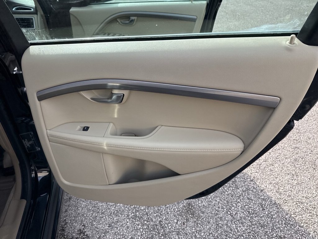 Used Volvo V70 2011 for sale - 78206563: Photo 38