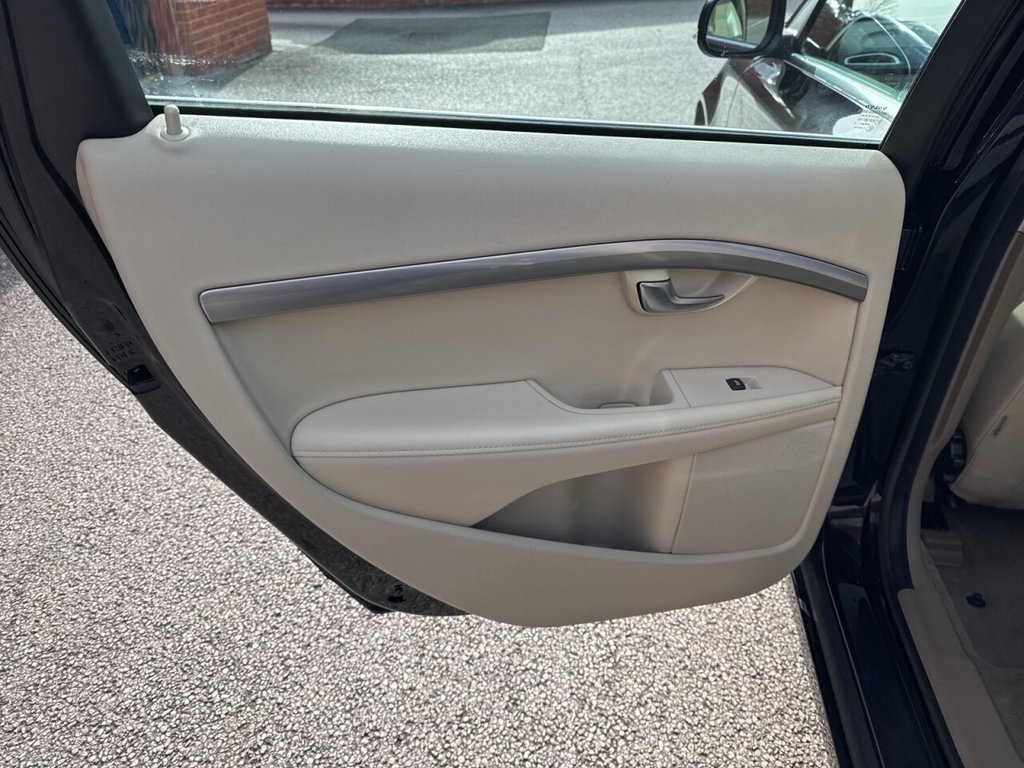 Used Volvo V70 2011 for sale - 78206563: Photo 39