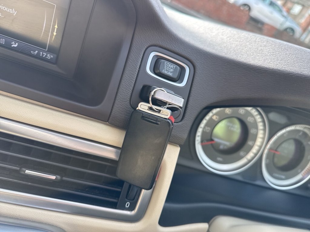 Used Volvo V70 2011 for sale - 78206563: Photo 47