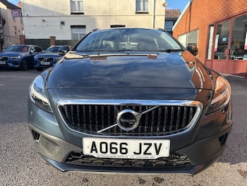 Used Volvo V40 Cross Country 2016 for sale - 77048748: Photo