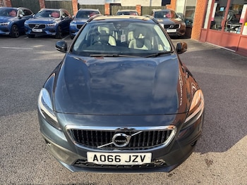 Used Volvo V40 Cross Country 2016 for sale - 77048748: Photo