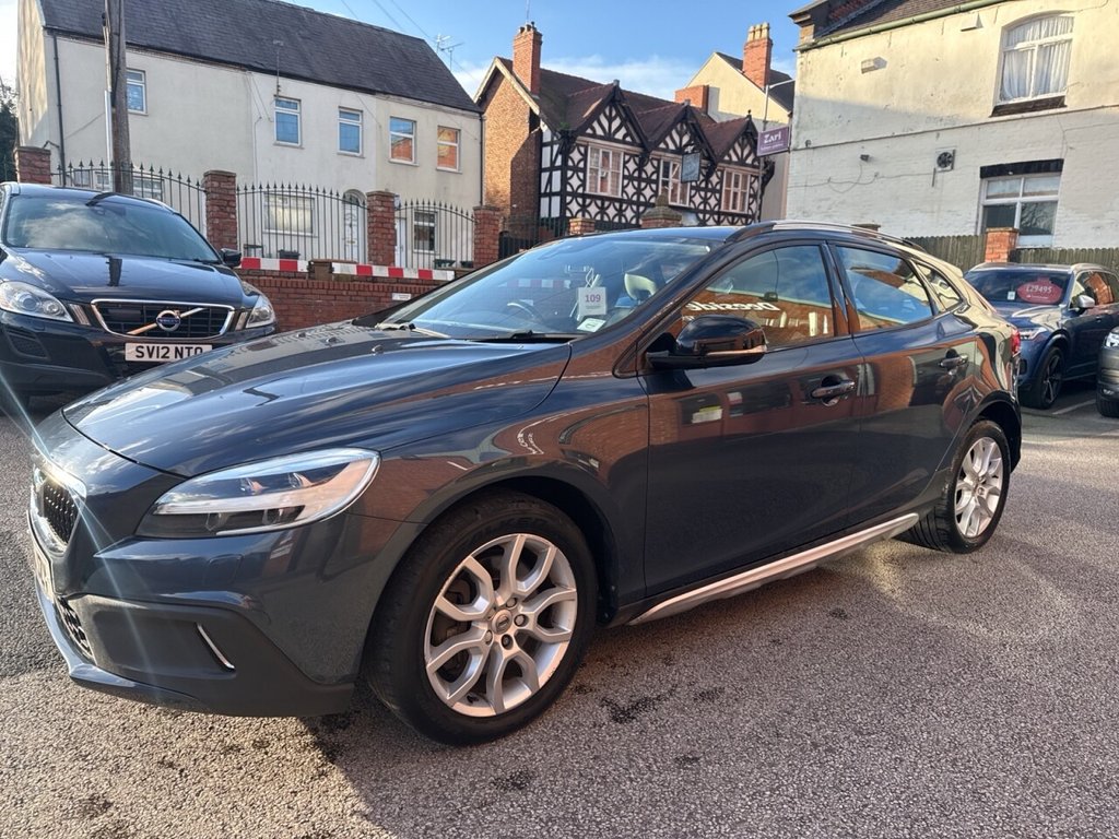 Used Volvo V40 2016 for sale - 77048748: Photo 4