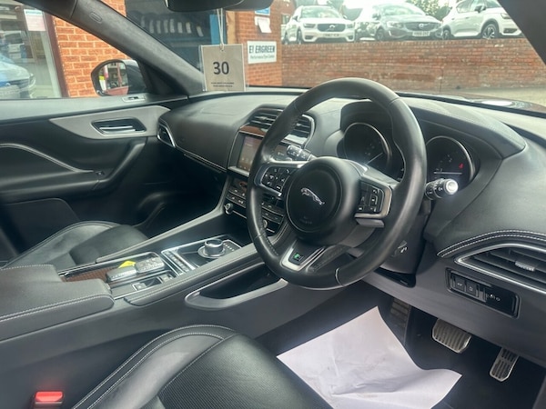Used Jaguar F-Pace 2019 for sale - 75716726: Photo 16