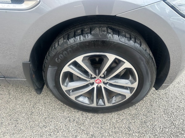 Used Jaguar F-Pace 2019 for sale - 75716726: Photo 33