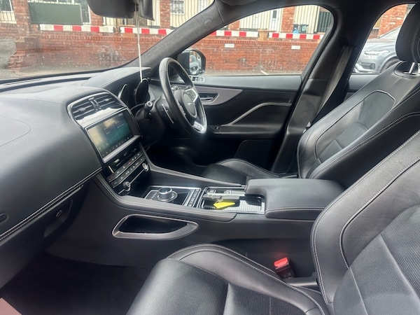 Used Jaguar F-Pace 2019 for sale - 75716726: Photo 6