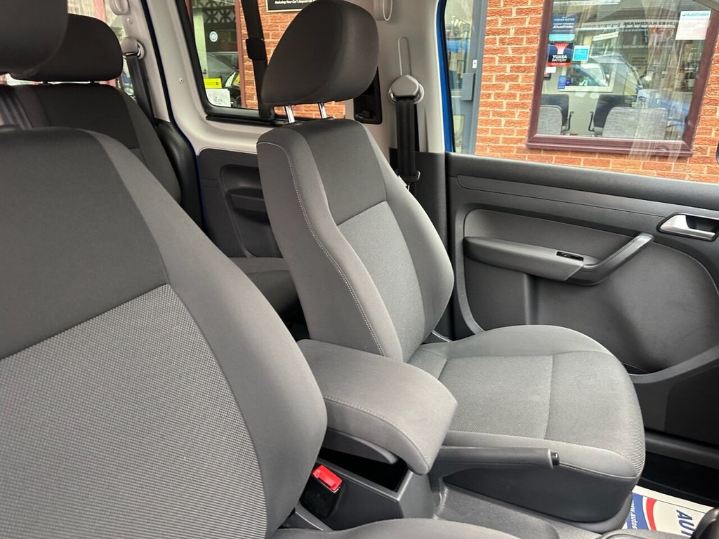 Used Volkswagen Caddy Maxi Life 2015 for sale - 77307350: Photo 13