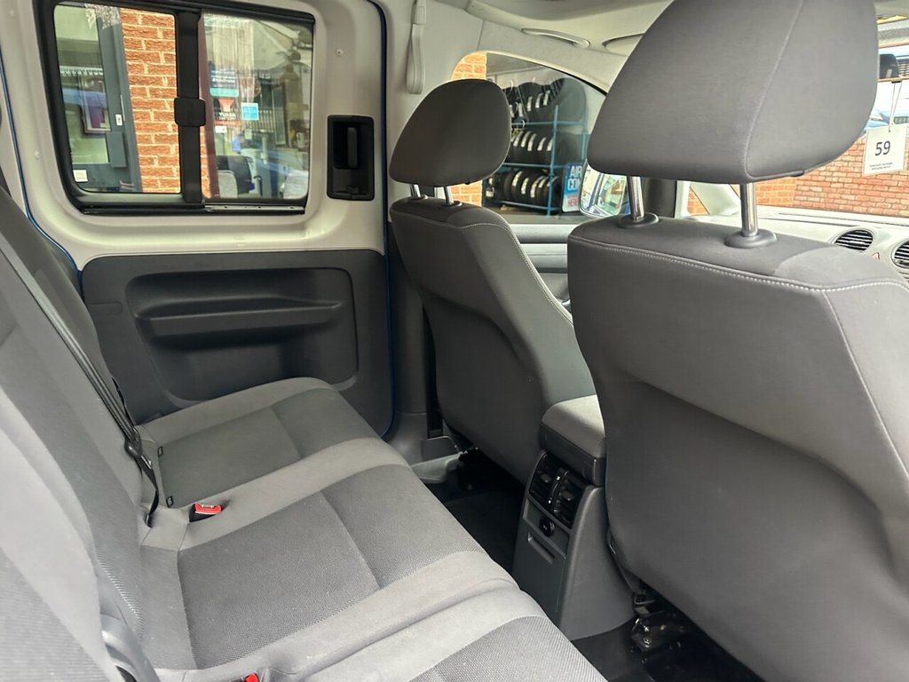 Used Volkswagen Caddy Maxi Life 2015 for sale - 77307350: Photo 22