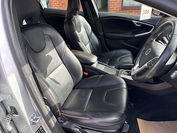 Used Volvo V40 Cross Country 2019 for sale - 78856150: Photo