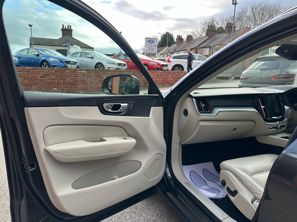 Used Volvo XC60 2018 for sale - 77681141: Photo 37