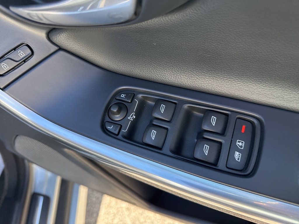 Used Volvo XC60 2017 for sale - 78212995: Photo 41