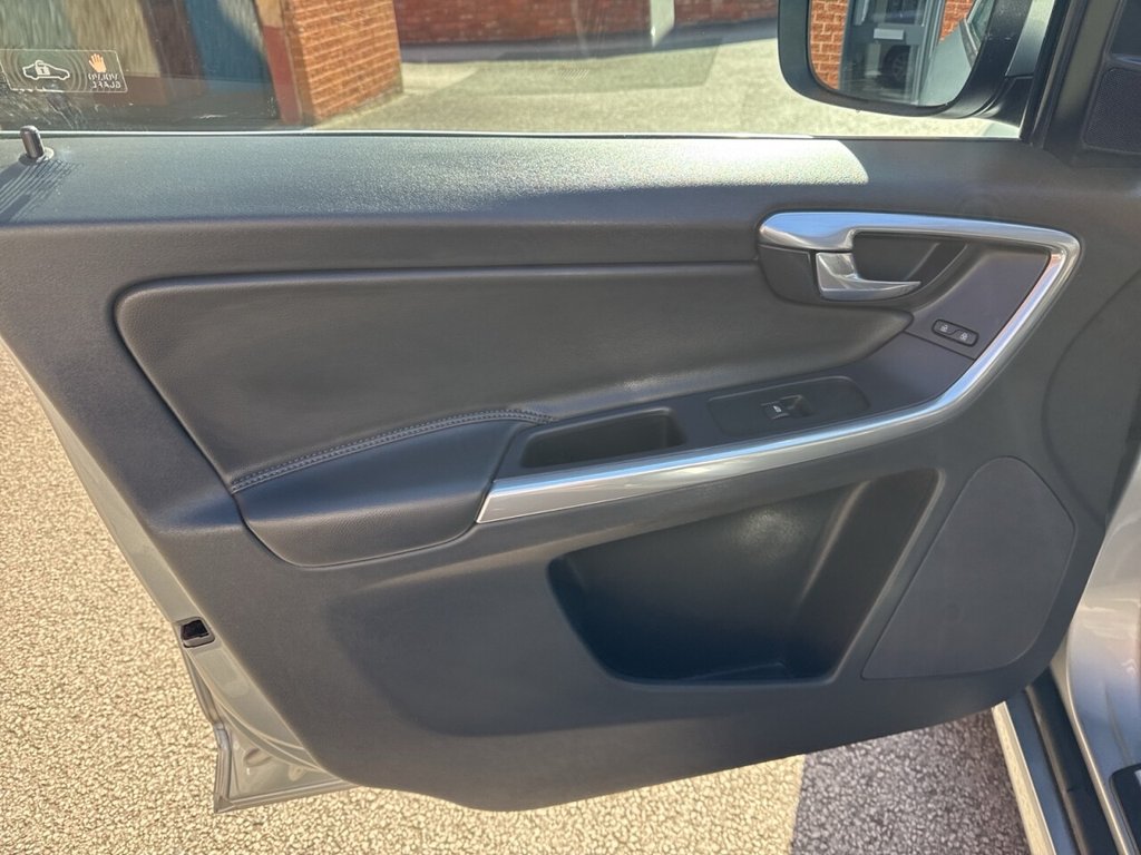 Used Volvo XC60 2017 for sale - 78212995: Photo 44