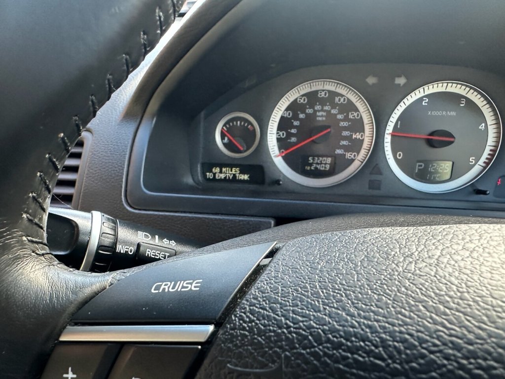 Used Volvo XC90 2012 for sale - 77835625: Photo 38