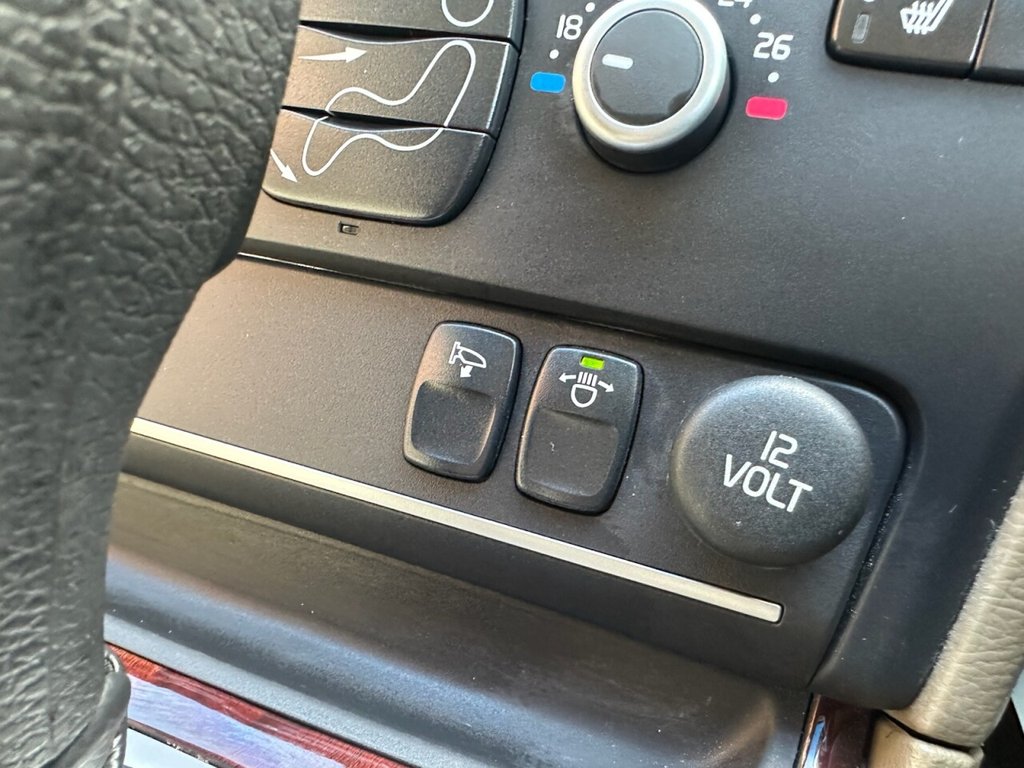 Used Volvo XC90 2012 for sale - 77835625: Photo 40