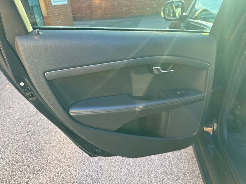 Used Volvo XC70 2016 for sale - 76711491: Photo 38