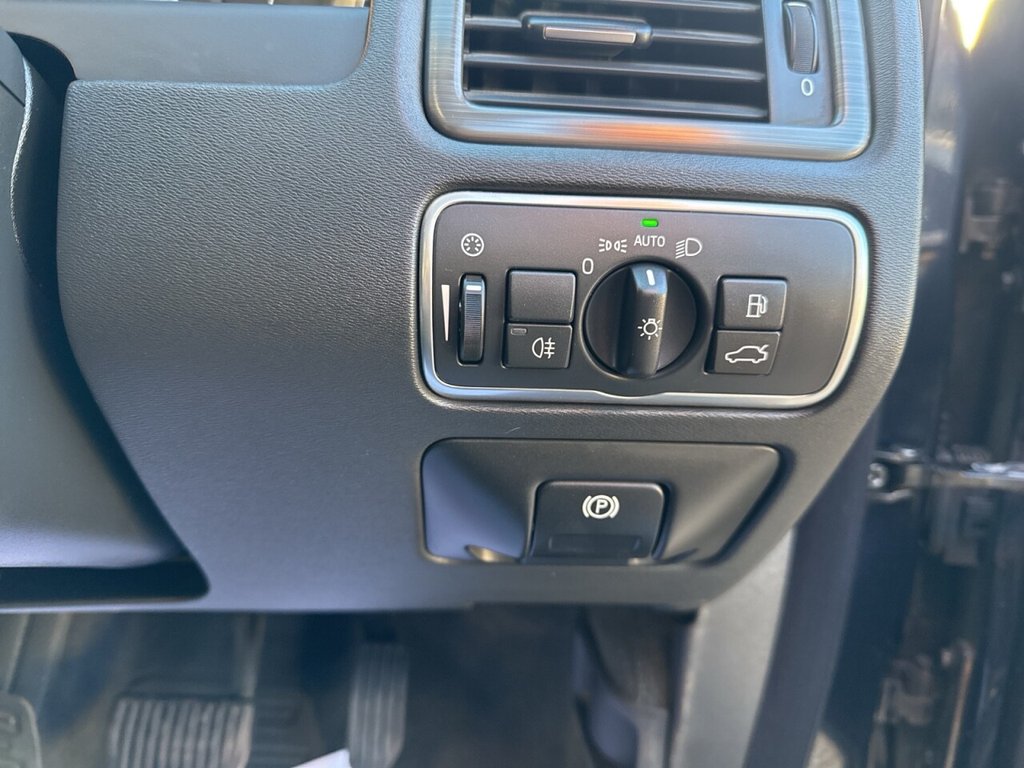 Used Volvo XC70 2016 for sale - 76711491: Photo 46