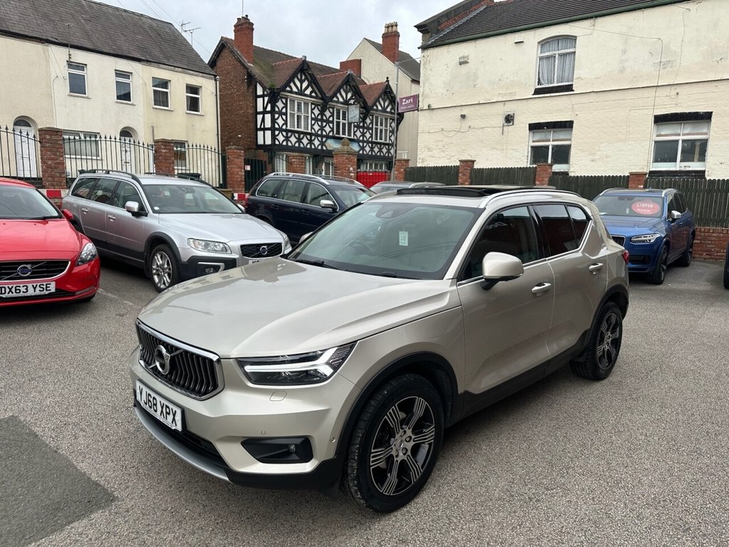 Used Volvo XC40 2018 for sale - 77879858: Photo 2