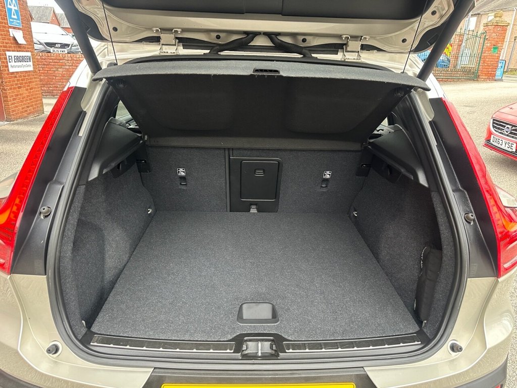 Used Volvo XC40 2018 for sale - 77879858: Photo 25