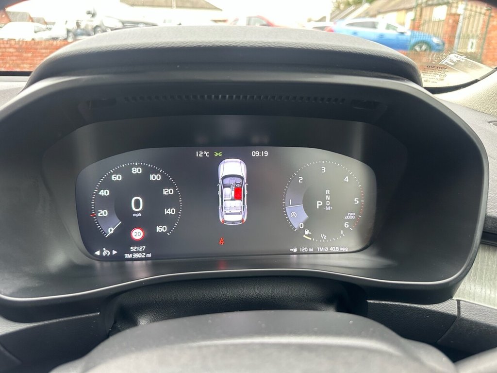 Used Volvo XC40 2018 for sale - 77879858: Photo 8