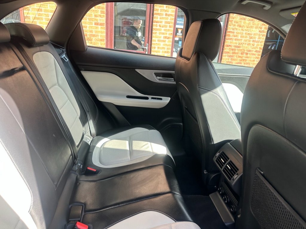 Used Jaguar F-Pace 2017 for sale - 76378480: Photo 16