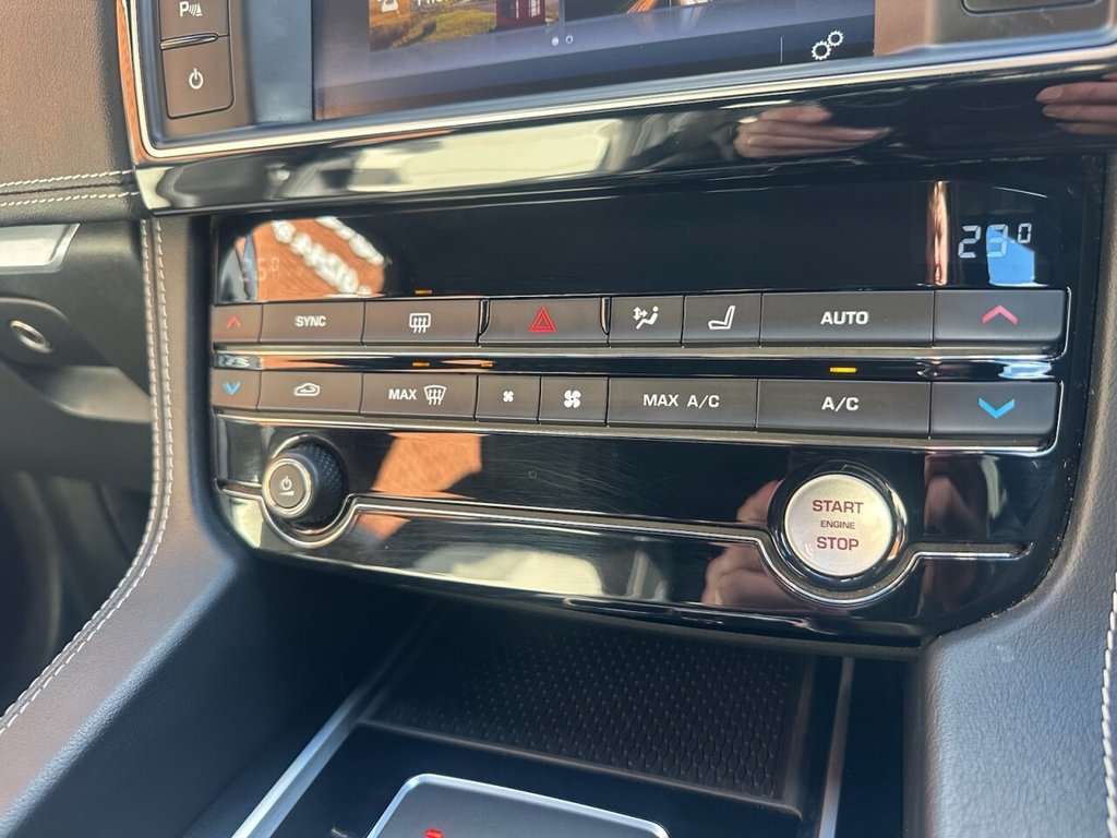 Used Jaguar F-Pace 2017 for sale - 76378480: Photo 29