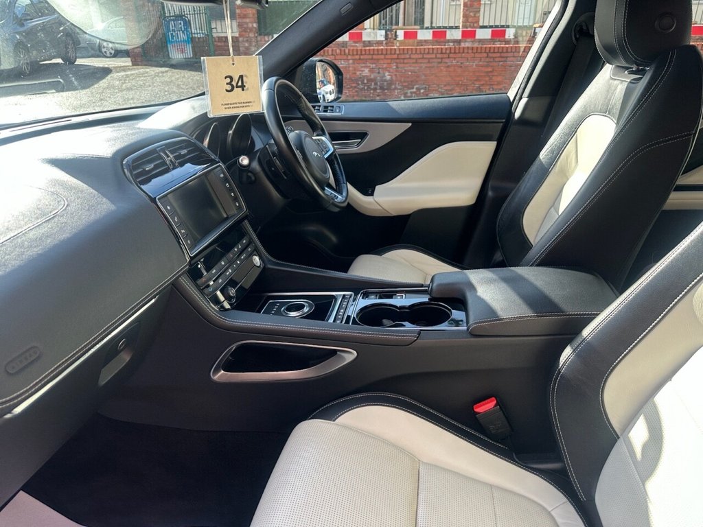 Used Jaguar F-Pace 2017 for sale - 76378480: Photo 4