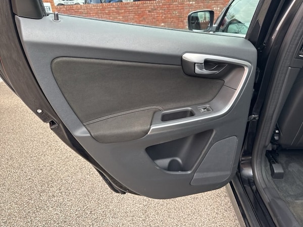 Used Volvo XC60 2015 for sale - 76313004: Photo 40