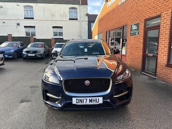 Used Jaguar F-Pace 2017 for sale - 76429690: Photo