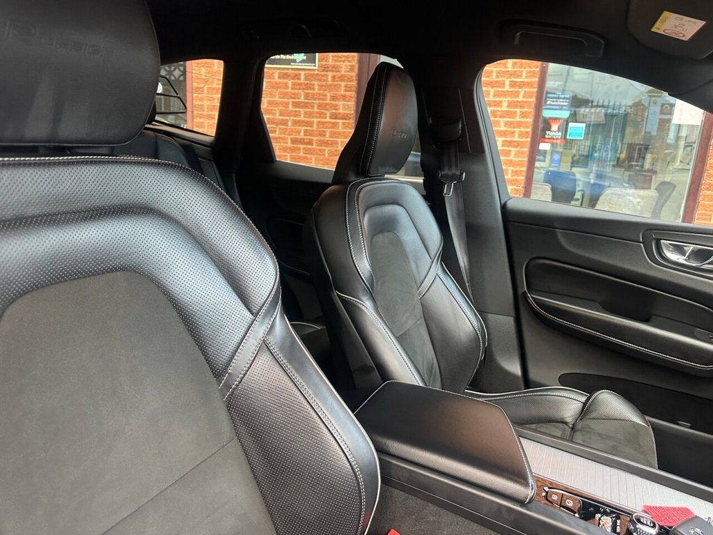 Used Volvo XC60 2018 for sale - 76496232: Photo 17