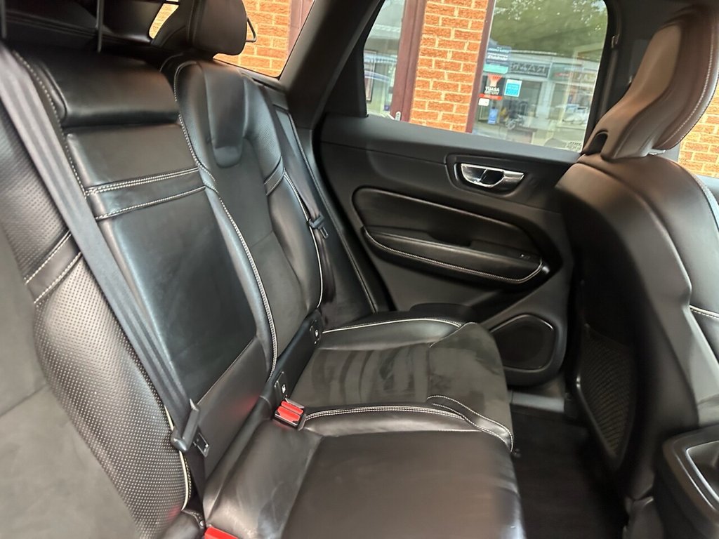 Used Volvo XC60 2018 for sale - 76496232: Photo 24