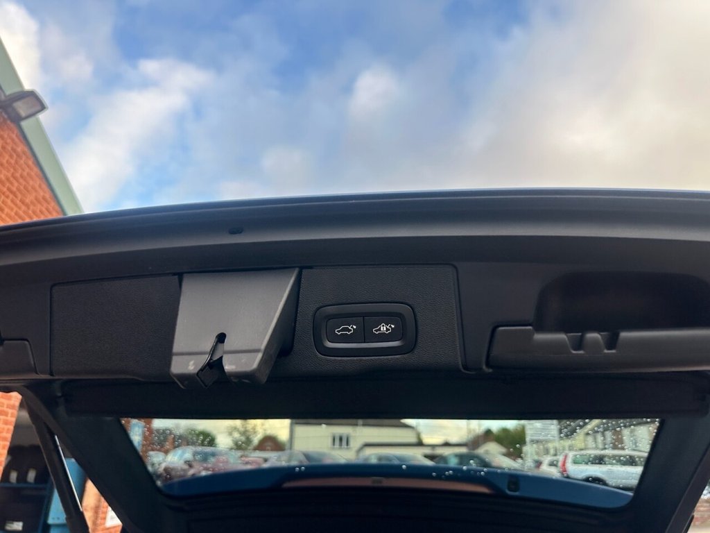 Used Volvo XC60 2018 for sale - 76496232: Photo 31