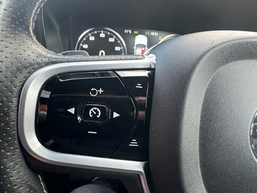 Used Volvo XC60 2018 for sale - 76496232: Photo 45