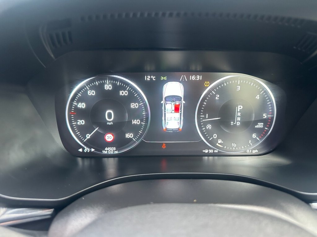 Used Volvo XC60 2018 for sale - 76496232: Photo 9