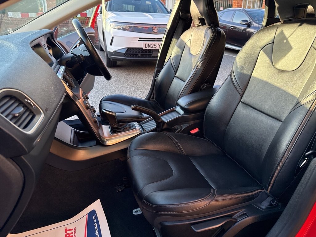 Used Volvo V40 Cross Country 2015 for sale - 76999148: Photo 16