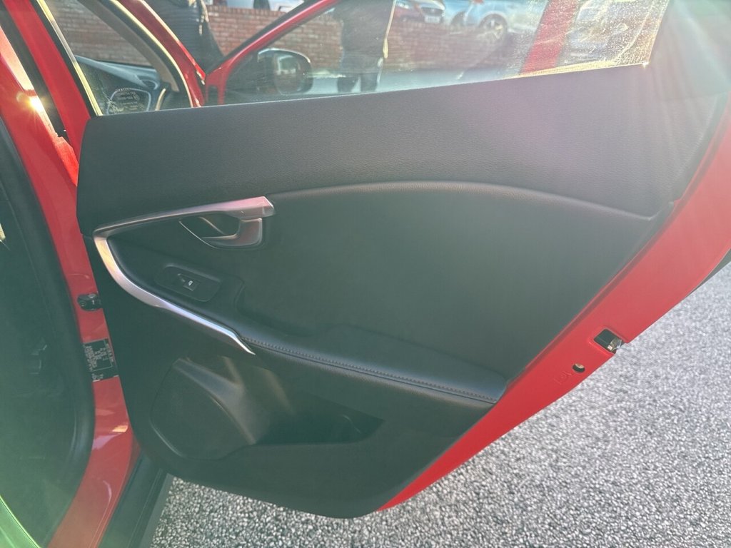 Used Volvo V40 Cross Country 2015 for sale - 76999148: Photo 35