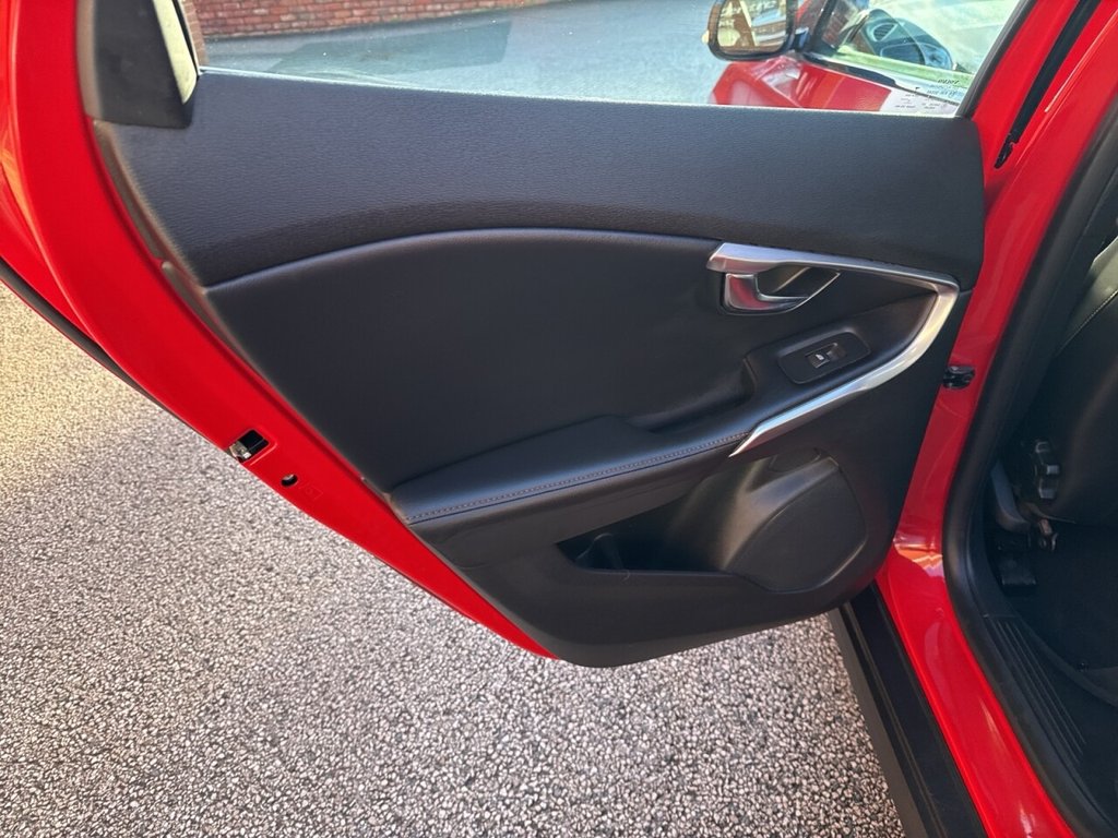 Used Volvo V40 Cross Country 2015 for sale - 76999148: Photo 36