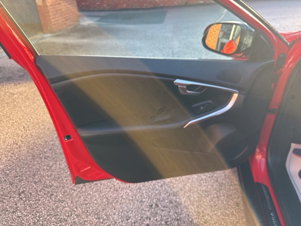 Used Volvo V40 Cross Country 2015 for sale - 76999148: Photo 37