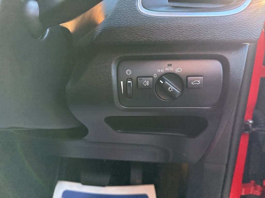 Used Volvo V40 Cross Country 2015 for sale - 76999148: Photo 49