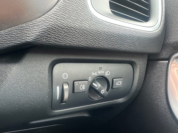 Used Volvo V40 2017 for sale - 75527738: Photo 39
