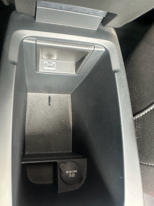 Used Volvo V40 2017 for sale - 75527738: Photo 44