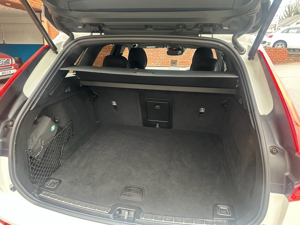 Used Volvo XC60 2018 for sale - 76900875: Photo 30