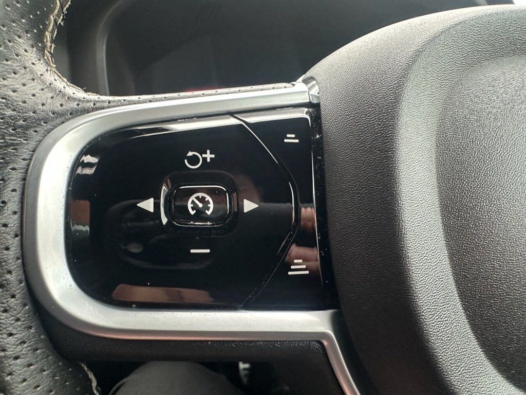 Used Volvo XC60 2018 for sale - 76900875: Photo 41