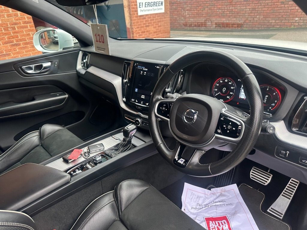 Used Volvo XC60 2018 for sale - 76900875: Photo 5