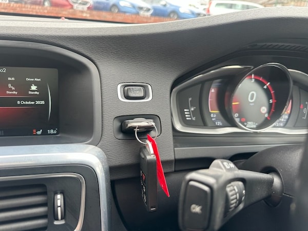 Used Volvo S60 2014 for sale - 76202959: Photo 33