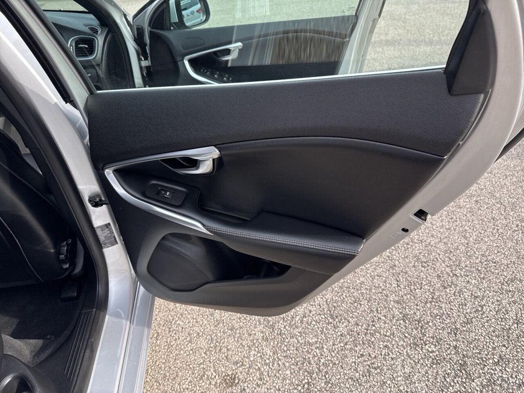 Used Volvo V40 2016 for sale - 78206622: Photo 15