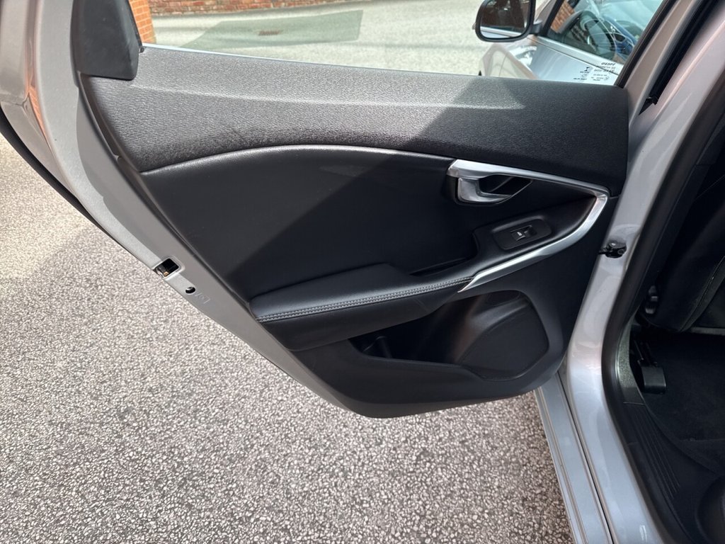 Used Volvo V40 2016 for sale - 78206622: Photo 19