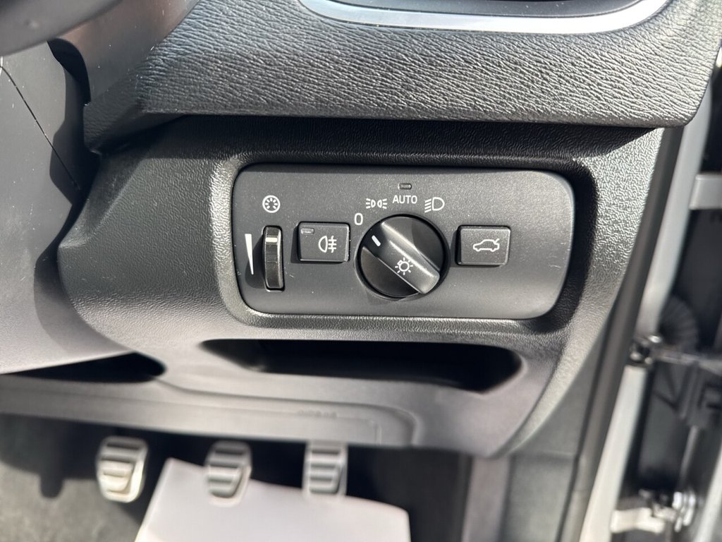 Used Volvo V40 2016 for sale - 78206622: Photo 32