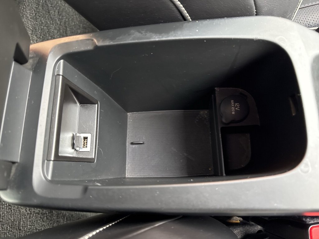 Used Volvo V40 2016 for sale - 78206622: Photo 37