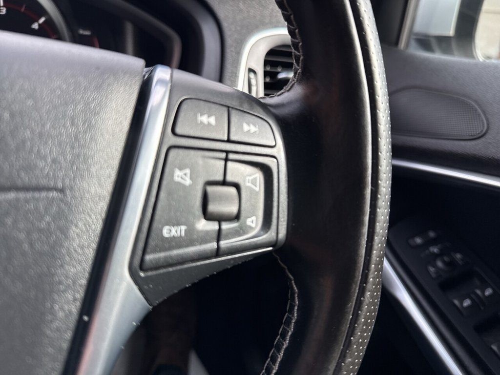 Used Volvo V40 2016 for sale - 78206622: Photo 40