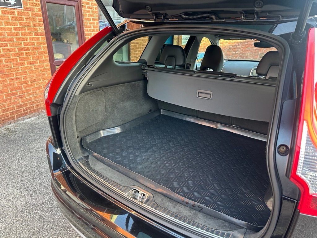 Used Volvo XC60 2015 for sale - 76368232: Photo 31